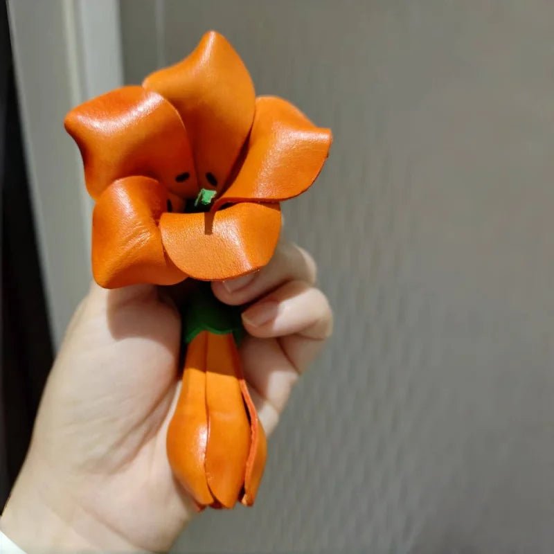 Blooming Leather Flower Bag Charm – Nordic Style Handmade Full - Grain Leather Floral Pendant | 3D Flower Keychain | Handcrafted Luxury Car & Bag Accessory - Tomlynam