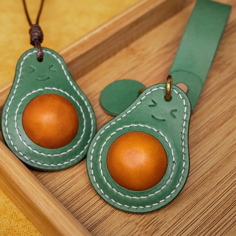 Smiling Avocado Leather Bag Charm – Handmade Italian Vegetable - Tanned Keychain | Whimsical Green Fruit Pendant | Cute Handbag Accessory for Women - Tomlynam