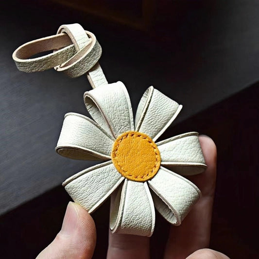 Geometric Daisy Leather Bag Charm – Minimalist Handmade Design, High - Quality Key Accessory, Premium Full - Grain Goatskin, Sophisticated Gift for Women - Tomlynam