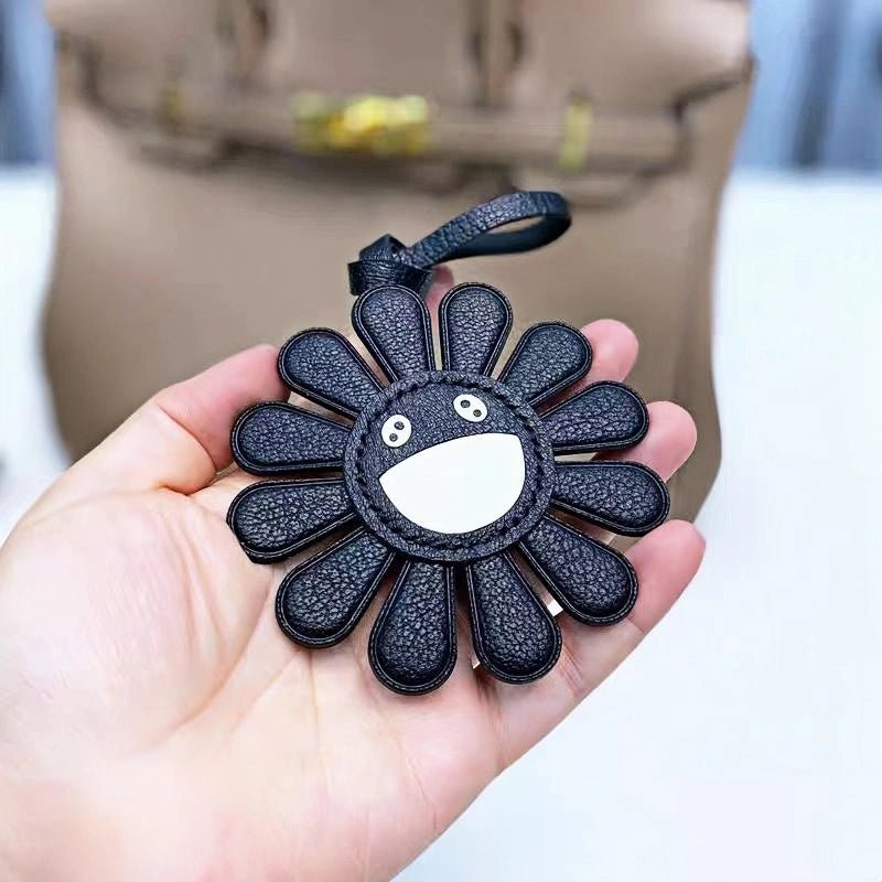 Handmade Colorful Sunburst Leather Bag Charm – Artisan Crafted Floral Accessory for Bags and Keys, Vibrant and Playful Design, Premium Goatskin, Perfect Gift for Her - Tomlynam