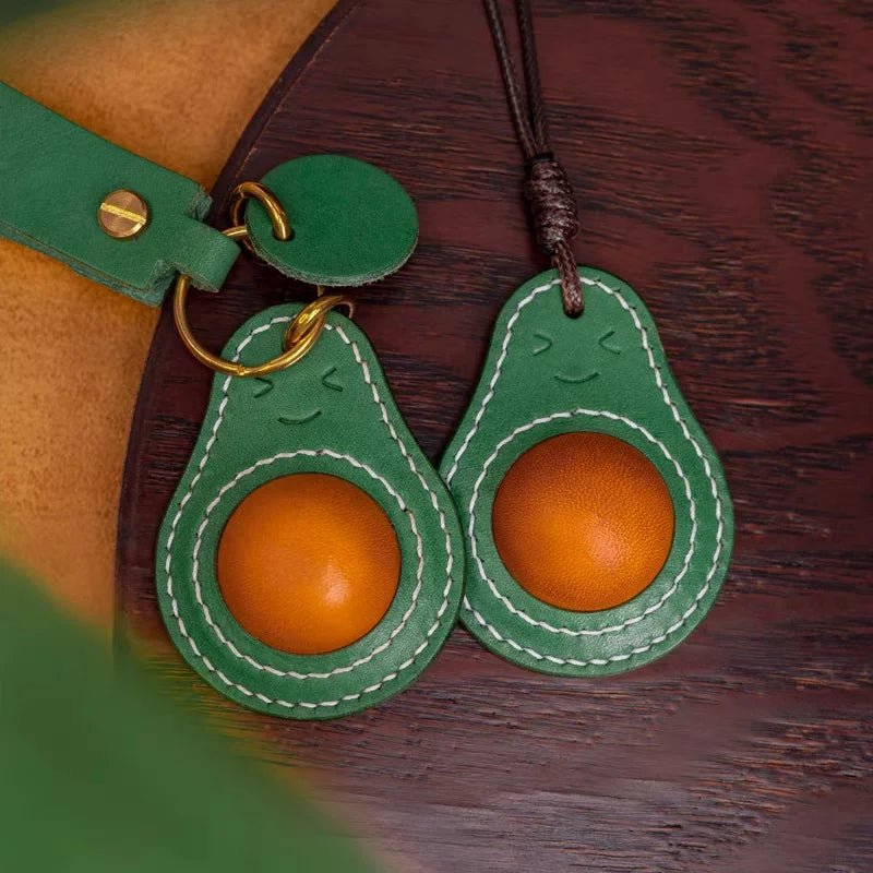 Smiling Avocado Leather Bag Charm – Handmade Italian Vegetable - Tanned Keychain | Whimsical Green Fruit Pendant | Cute Handbag Accessory for Women - Tomlynam
