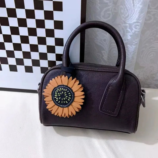 Sunflower Leather Bag Charm – Handmade Full-Grain Vegetable-Tanned Cowhide Pendant | Hand-Stitched Floral Keychain | Nature-Inspired Accessory for Handbags