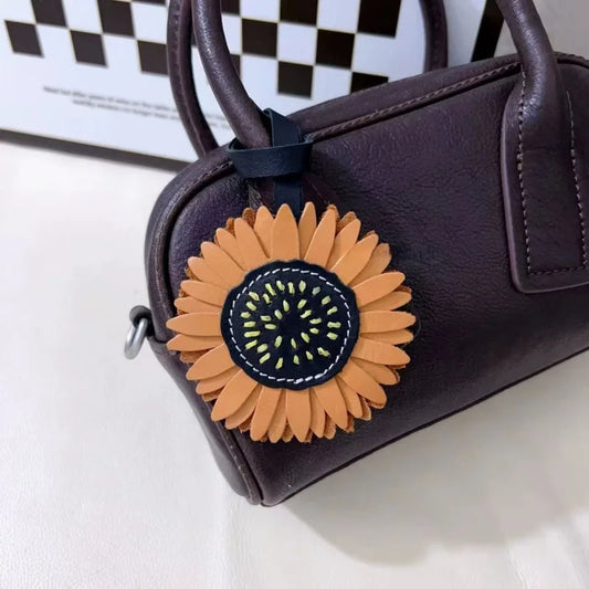 Sunflower Leather Bag Charm – Handmade Full-Grain Vegetable-Tanned Cowhide Pendant | Hand-Stitched Floral Keychain | Nature-Inspired Accessory for Handbags