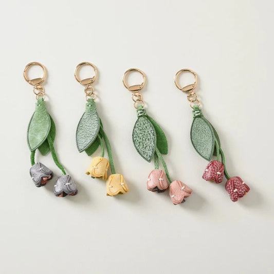 Handcrafted Leather Tulip Bag Charm – Waxed Cowhide Floral Keychain Pendant | Hand-Stitched Flower Accessory for Handbags | Elegant Botanical Gift for Her