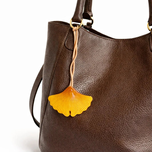 Vintage Ginkgo Leaf Leather Bag Charm – Handcrafted Full-Grain Leather Pendant | Autumn-Inspired Handbag & Backpack Accessory | Elegant Gift for Her