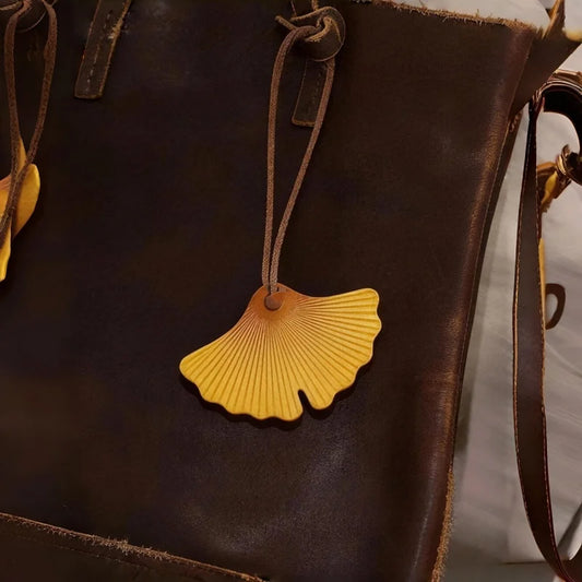 Vintage Ginkgo Leaf Leather Bag Charm – Handcrafted Full-Grain Leather Pendant | Autumn-Inspired Handbag & Backpack Accessory | Elegant Gift for Her