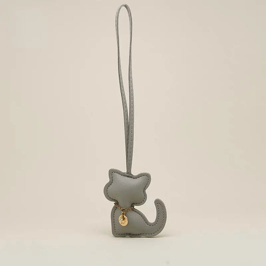 Chic Leather Cat Bag Charm – Handmade Sitting Kitty Pendant with Gold Necklace | Minimalist Style | Genuine Leather | Custom Color Options for Elegant Handbags