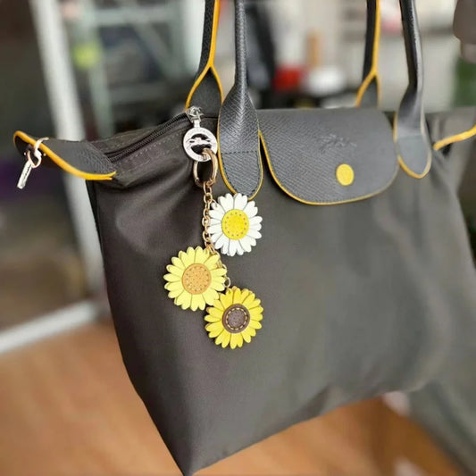 Handmade Leather Daisy Sunflower Bag Charm – Triple Floral Keychain & Handbag Pendant | White, Yellow & Brown Leather Flowers | Elegant Women’s Gift Accessory