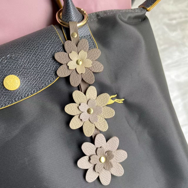 Handmade Leather Cherry Blossom Bag Charm – Full-Grain Leather Floral Pendant & Keychain | Multi-Color Sakura Accessory for Handbags, Totes & Keys | Creative Couple Gift