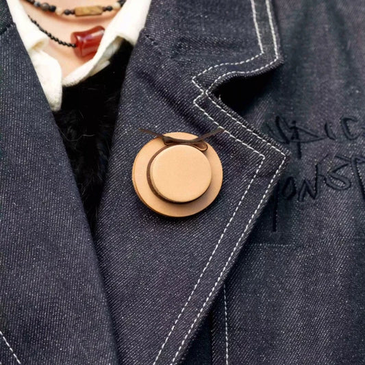 French Vintage Hat Leather Brooch – Handmade Japanese Oak-Tanned Cowhide Lapel Pin | Elegant Unisex Accessory | Artistic Retro Gift