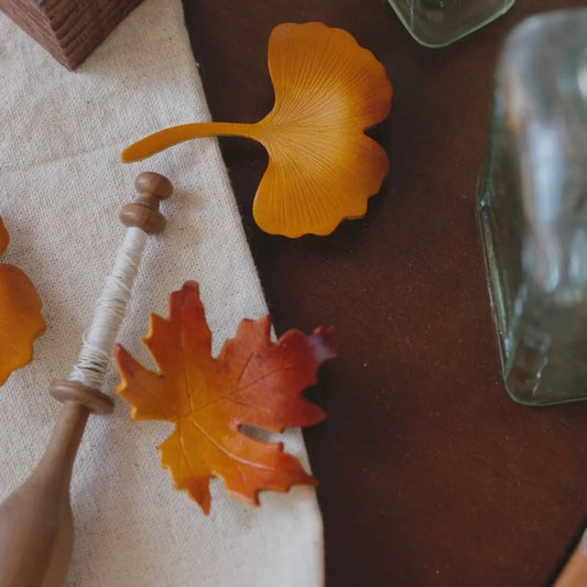 Maple & Ginkgo Leaf Leather Brooch & Hair Clip – Handmade Realistic Autumn Foliage Accessory | Eco-Friendly Forest-Inspired Design | Versatile Pin & Clip