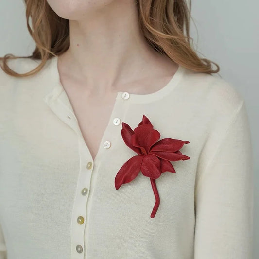 Big Leather Flower Brooch – Handmade Lambskin Floral Pin for Men & Women | Multi-Color Customizable Lapel Accessory | Elegant Statement Corsage