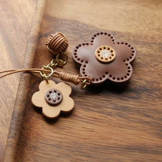 Bloom & Fruit Leather Flower Bag Charm – Handmade Two-Tone Pendant in Premium Cowhide | Artisanal Floral Keychain | Elegant Accessory for Handbags or Backpacks