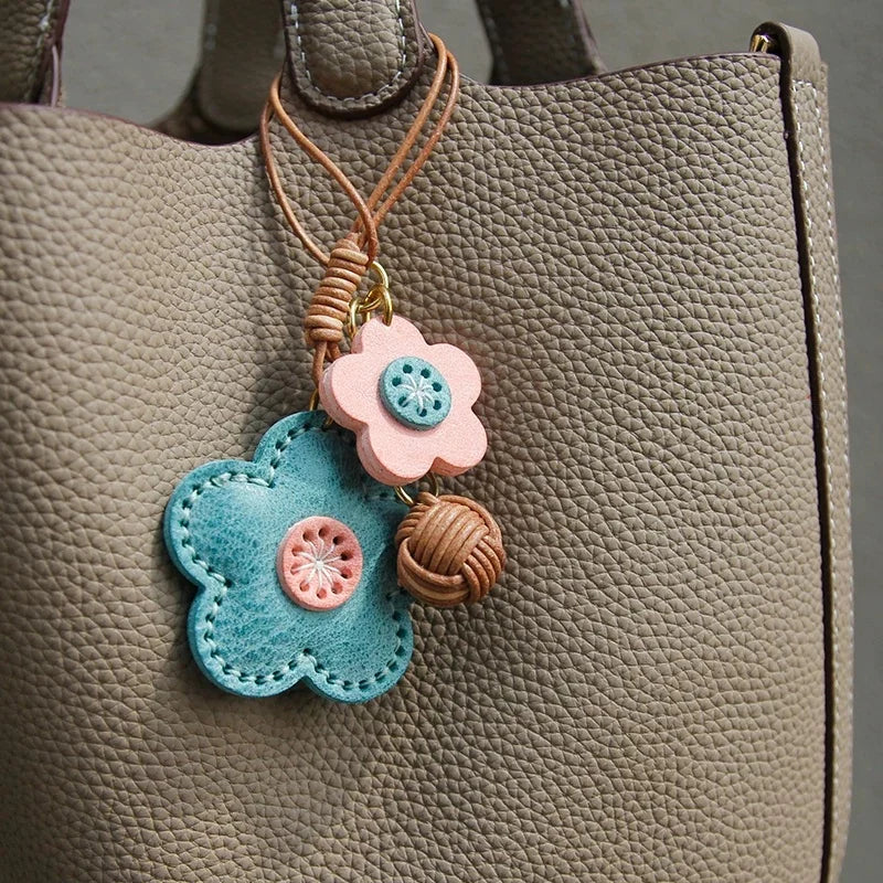 Bloom & Fruit Leather Flower Bag Charm – Handmade Two-Tone Pendant in Premium Cowhide | Artisanal Floral Keychain | Elegant Accessory for Handbags or Backpacks