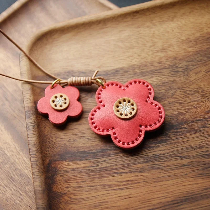 Bloom & Fruit Leather Flower Bag Charm – Handmade Two-Tone Pendant in Premium Cowhide | Artisanal Floral Keychain | Elegant Accessory for Handbags or Backpacks