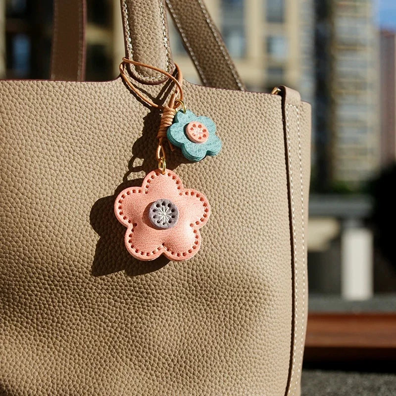 Bloom & Fruit Leather Flower Bag Charm – Handmade Two-Tone Pendant in Premium Cowhide | Artisanal Floral Keychain | Elegant Accessory for Handbags or Backpacks