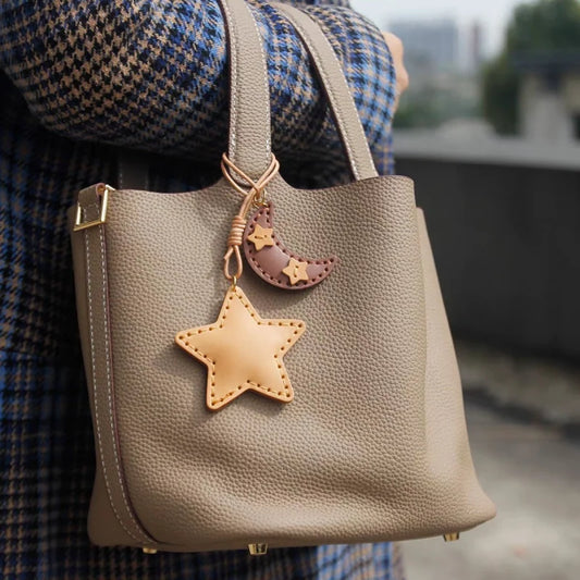 Handmade Moon & Star Leather Bag Charm – Minimalist Celestial Purse Pendant | Full-Grain Leather Handbag Accessory | Elegant Gift for Her