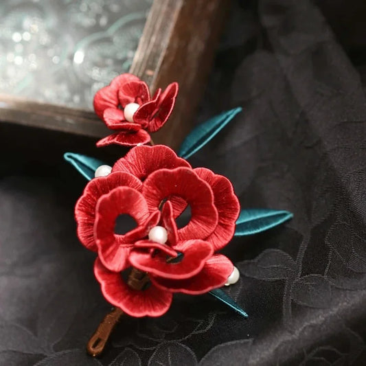 Silk-Wrapped Rose Brooch – Handmade Chan Hua Vintage Red Floral Pin for Coats and Dresses