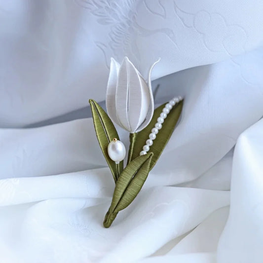 White Tulip Silk-Wrapped Brooch – Handmade Chan Hua Jacket, Shirt & Scarf Accessory | Elegant Couple Gift | Traditional Silk Flower Pin
