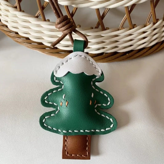 Christmas Tree Leather Bag Charm – Handmade Full-Grain Cowhide Pendant | Vintage Festive Keychain | Classic Holiday Gift for Handbags