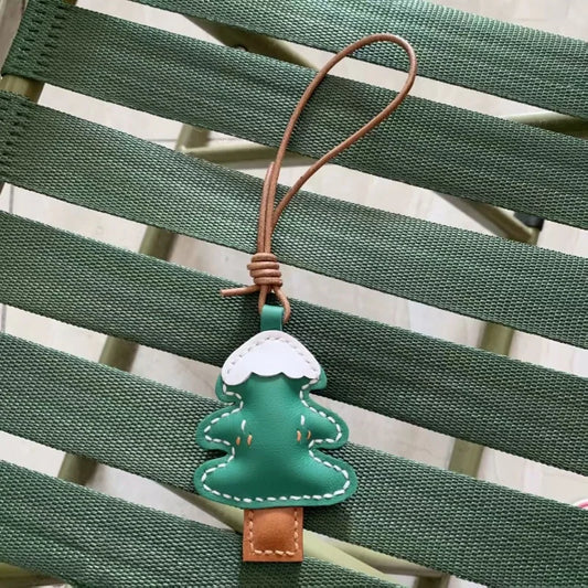 Christmas Tree Leather Bag Charm – Handmade Full-Grain Cowhide Pendant | Vintage Festive Keychain | Classic Holiday Gift for Handbags