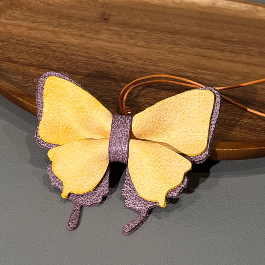 Handcrafted Vintage Leather Butterfly Bag Charm – Artisan Full-Grain Cowhide Pendant | Retro Colorblock Handbag Accessory | Elegant Gift for Her