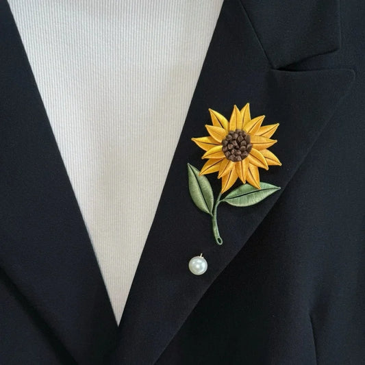 Traditional Chanhua Sunflower Brooch – Handmade Silk-Wrapped Floral Lapel Pin | Elegant Fashion Accessory & Gift for Women