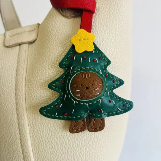 Handcrafted Christmas Tree Bear Leather Bag Charm – Full-Grain Sheepskin Holiday Pendant | Cute Festive Accessory for Handbags & Car Keys | Handmade Gift for Women