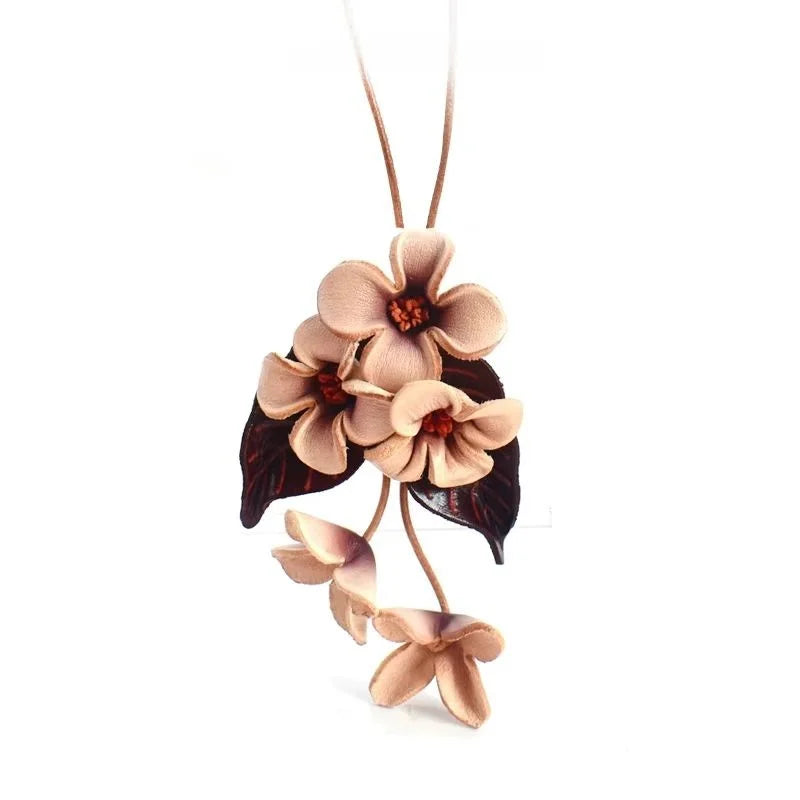 Bloom of Love Leather Bag Charm – Handmade Full-Grain Leather Flower Pendant | Elegant Botanical Keychain | Romantic Gift for Women