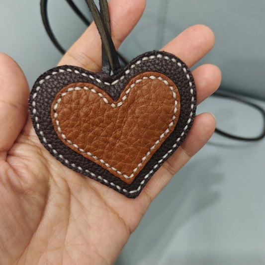 Handcrafted Vintage Heart Leather Bag Charm – Full-Grain Leather Pendant with Contrast Stitching | Timeless Neutral Accessory | Meaningful Gift for Her