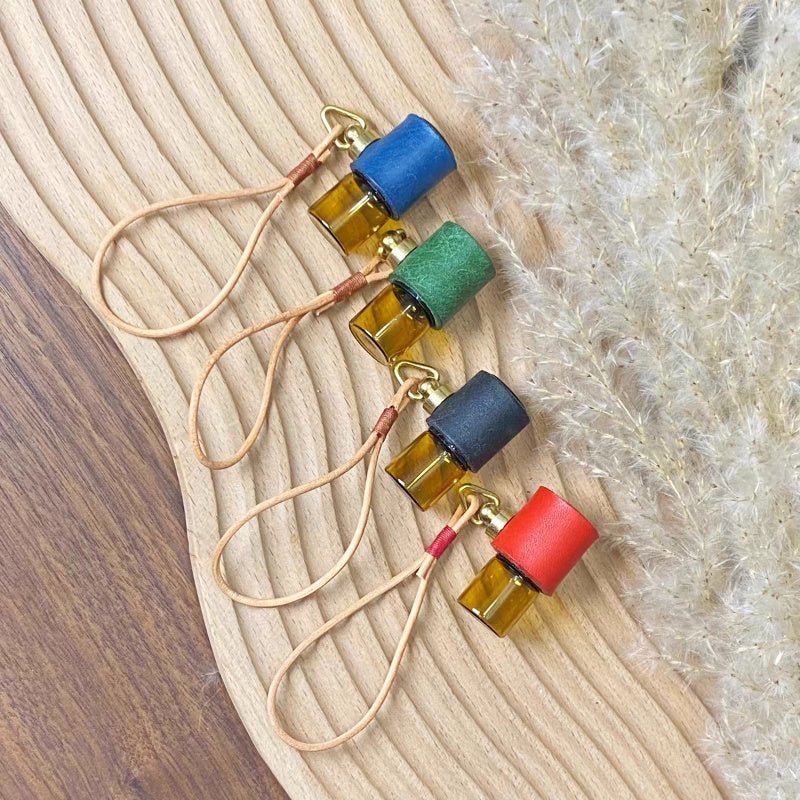 Minimalist Refillable Perfume Bottle Charm – Handcrafted Leather Aroma Pendant | Essential Oil Roller Keychain | Mosquito Repellent Bag Accessory - Tomlynam