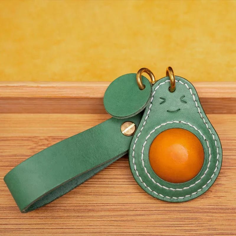 Smiling Avocado Leather Bag Charm – Handmade Italian Vegetable - Tanned Keychain | Whimsical Green Fruit Pendant | Cute Handbag Accessory for Women - Tomlynam