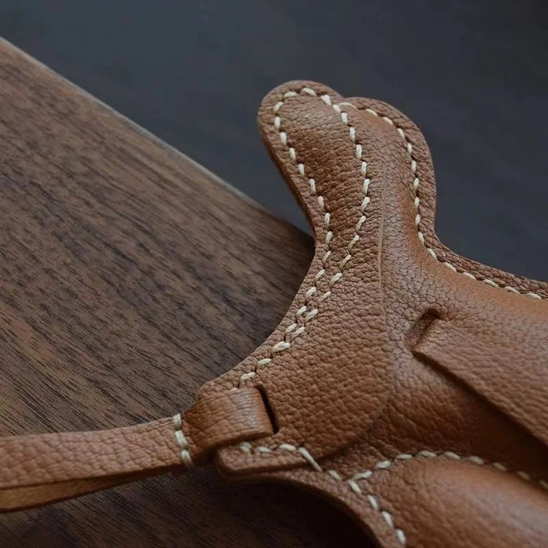 British Saddle - Inspired Leather Bag Charm – Handmade Full - Grain Leather Pendant | Elegant Equestrian Miniature | Luxury Gift for Handbag Lovers - Tomlynam
