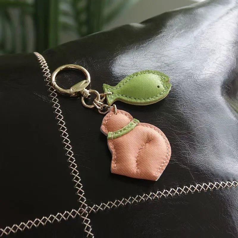 Cat & Fish Leather Bag Charm – Handmade French Goatskin Keychain | Whimsical Duo Pendant | Purse Accessory Gift for Cat Lovers - Tomlynam