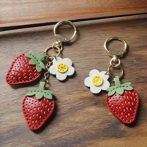 Cute Strawberry Leather Bag Charm – Handcrafted Fruit - Inspired Pendant with Daisy Detail | Playful Keychain Accessory | Lovely Gift for Women - Tomlynam