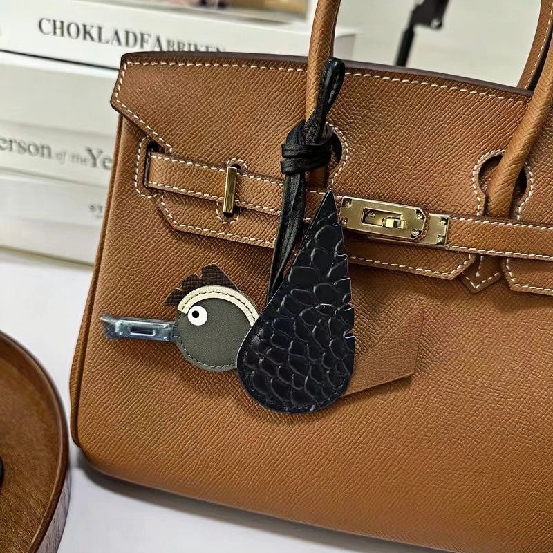 Flying Lovebird Charm – Handcrafted Genuine Leather Bag Accessory | Symbol of Freedom and Affection - Tomlynam