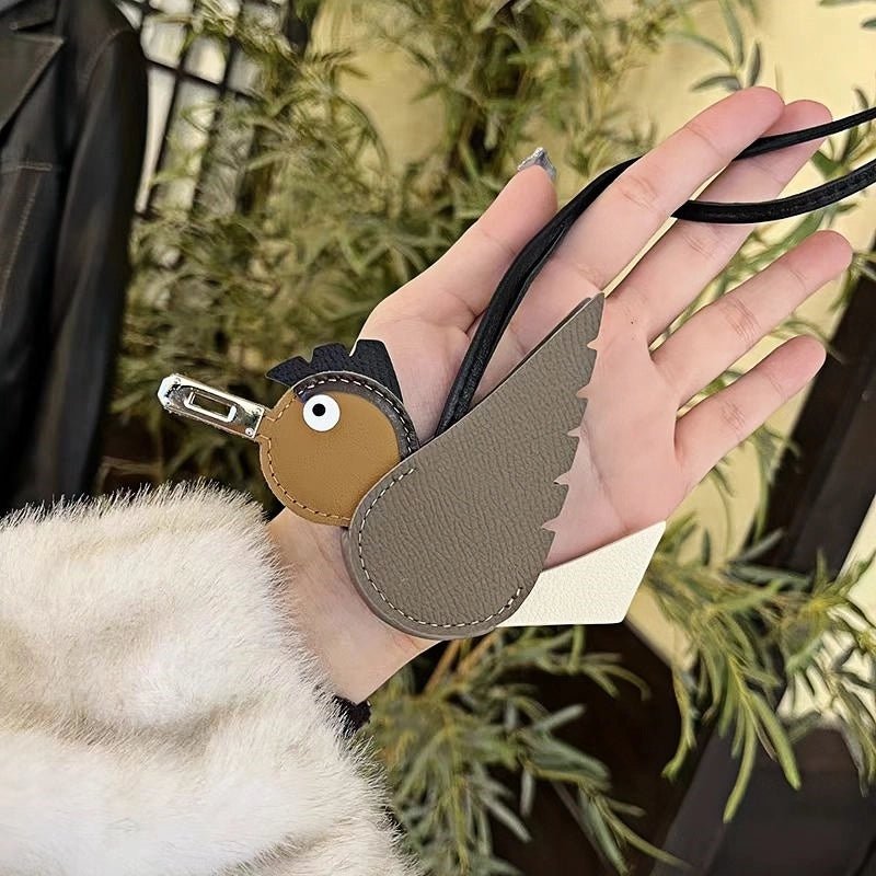 Flying Lovebird Charm – Handcrafted Genuine Leather Bag Accessory | Symbol of Freedom and Affection - Tomlynam