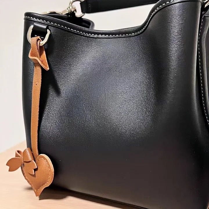 Heart - Shaped Bow Tie Leather Bag Charm | Minimalist Design | Handcrafted | Versatile and Elegant Gift - Tomlynam