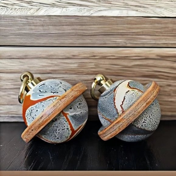 Landing Planet Bell Bag Charm Handcrafted Full - Grain Leather, Bell - Shaped Planetary Charm for Keys or Bags, Unique Gift for All - Tomlynam