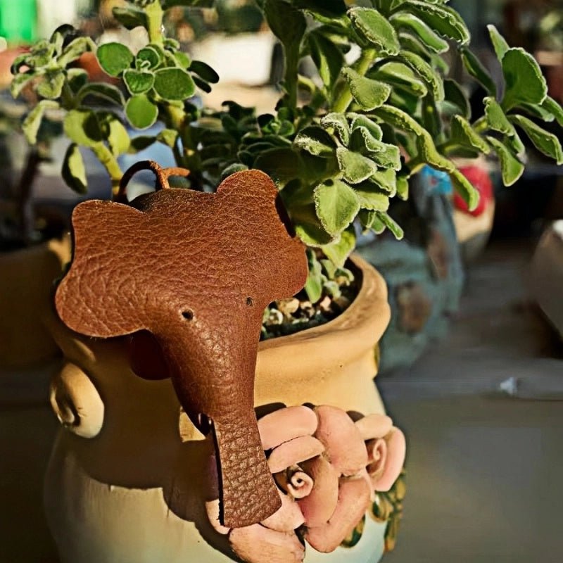 Leather Elephant Charm – Handcrafted Full - Grain Cowhide Accessory for Bags & Keys, Minimalist & Sophisticated Gift - Tomlynam