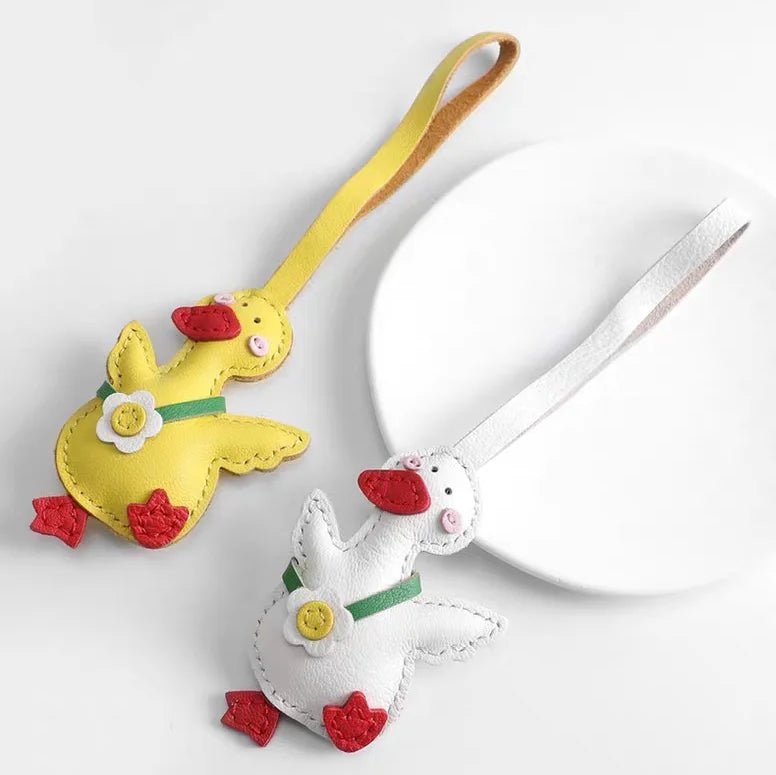 Lucky Duck Leather Bag Charm – Handcrafted Genuine Leather Pendant | Cute Car Accessory | Cheer - Up Gift for Friends - Tomlynam