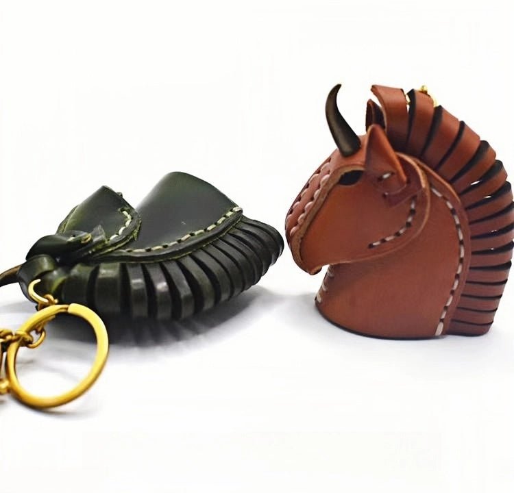 Nordic Unicorn Bag Charm – Genuine Leather Keychain Accessory, Handcrafted Cowhide, Unique Bookmark Design, Creative Gift for Her - Tomlynam