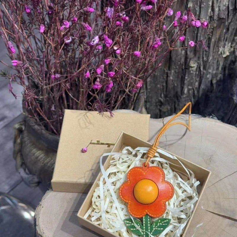 Sunshine Bloom Leather Flower Bag Charm – Artistic Handcrafted Sunflower Pendant | Unique Small - Batch Design | Chic Gift & Car Accessory - Tomlynam