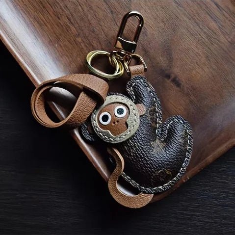 Vintage - Inspired Monkey Leather Keychain – Handcrafted Full - Grain Leather Bag Charm | Retro Aesthetic Car Key Holder | Unique Gift for Women - Tomlynam